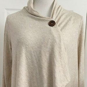 Bobeau long sleeve beige with button neck